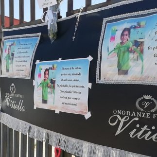 Vittoria, il ricordo della scuola Siani