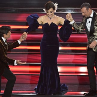 Sanremo 2023, quarta serata: gli artisti sul palco dell'Ariston