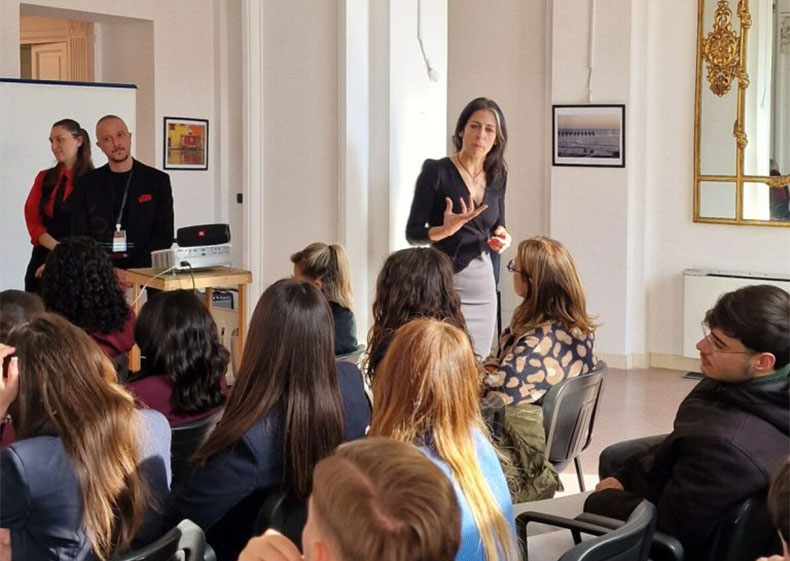 Il tetro sociale approda al carcere di Secondigliano con La Nuova Comune