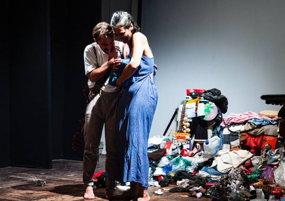 Il tetro sociale approda al carcere di Secondigliano con La Nuova Comune