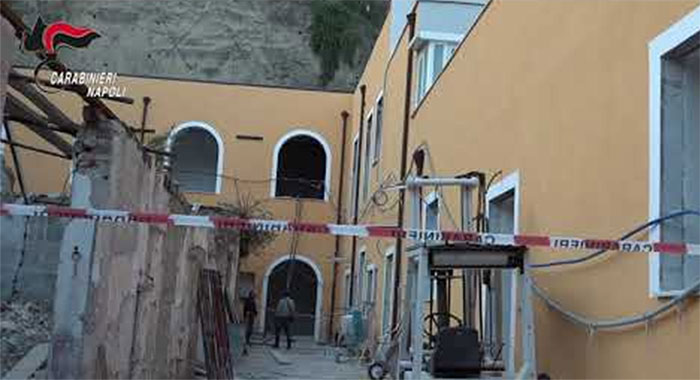 Napoli, sequestro complesso immobiliare zona Montesanto