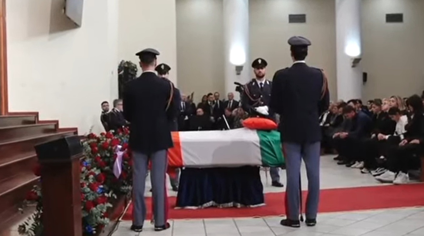  I funerali solenni di Aniello Scarpati, il poliziotto morto in auto travolta da un Suv