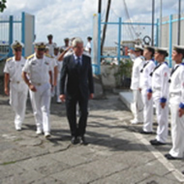 Il viceministro De Piccoli al porto