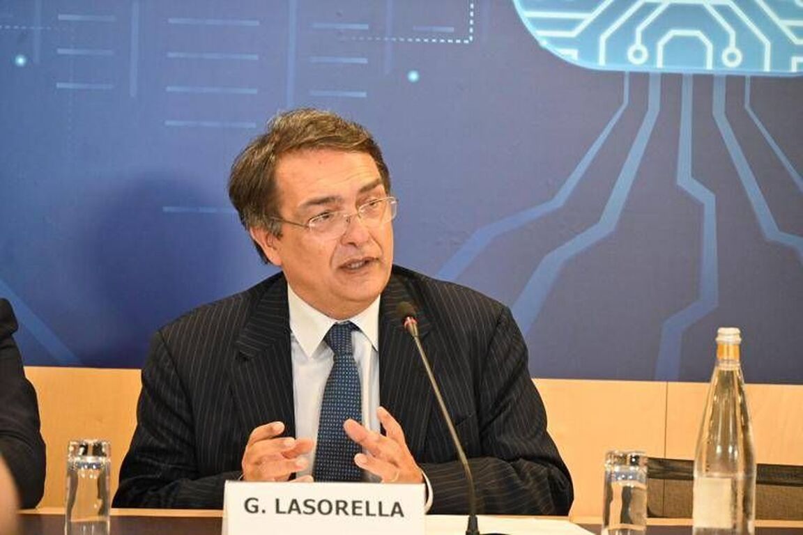 Lasorella (Agcom): "Adattare regolazione servizi cloud per agevolare Pmi"