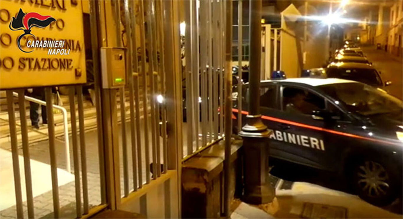 Blitz dei carabinieri a Torre Annunziata contro il clan Gionta: decine di arresti