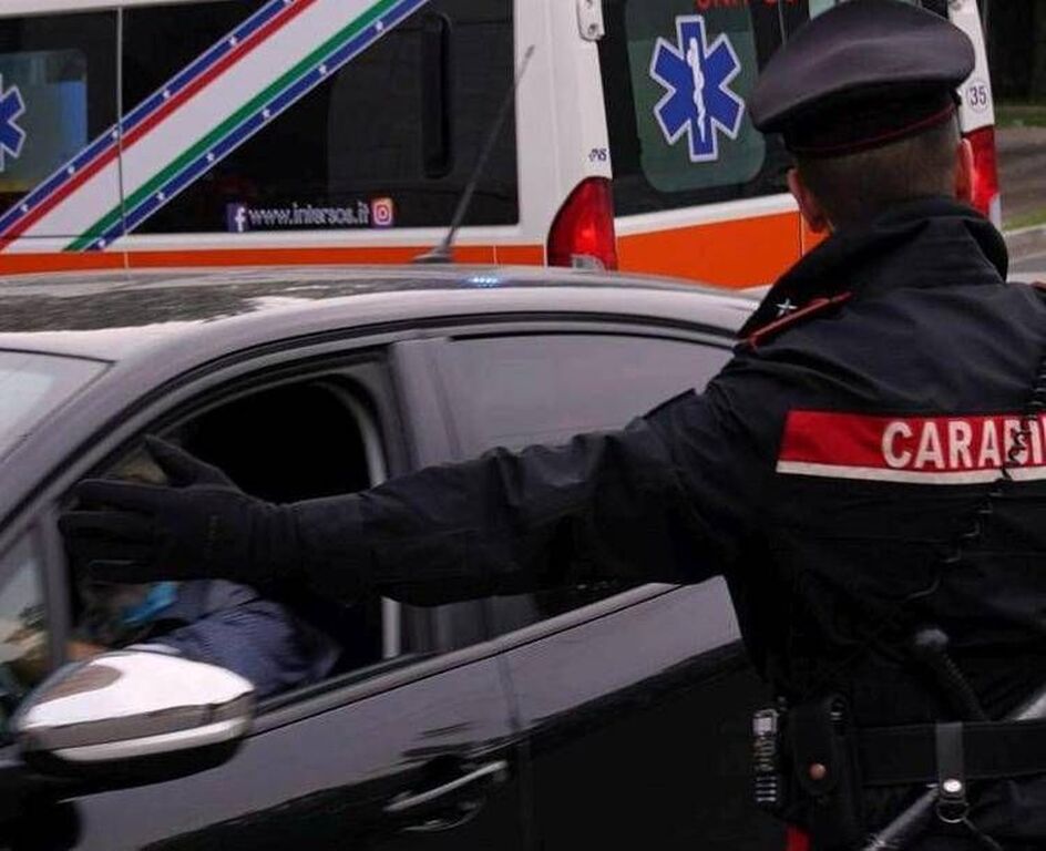 Incidente A1, auto travolta da tir in una galleria: distrutta una famiglia