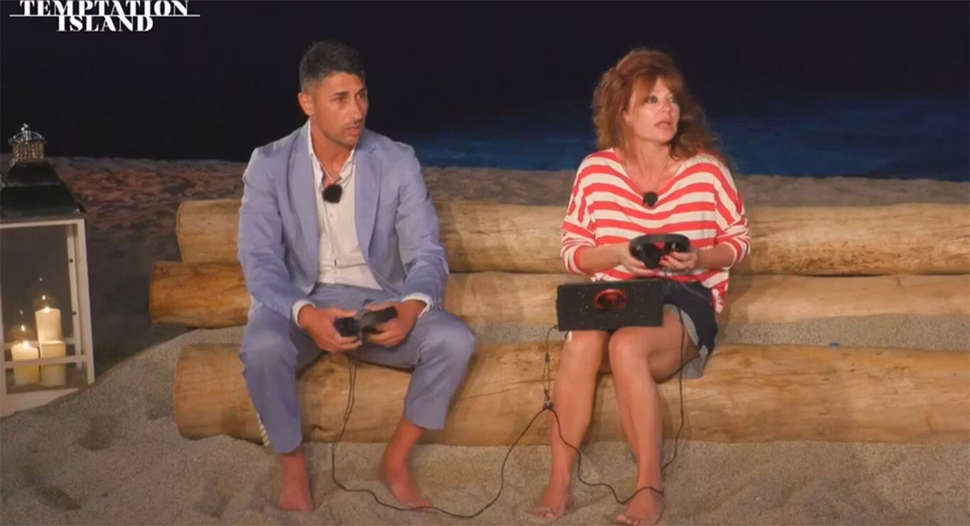 Temptation Island, Alessio lascia Sonia al falò: ex gieffina lo asfalta