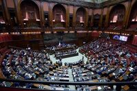 "È una porcata", "bassezza unica": scontro in aula tra maggioranza e opposizione sui vitalizi