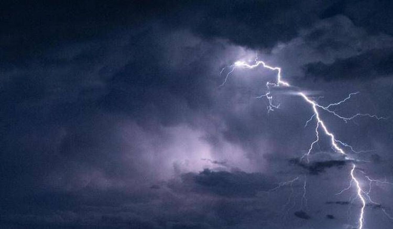 Lunga fase di maltempo, dopo il caldo record ecco i nubifragi: le previsioni meteo