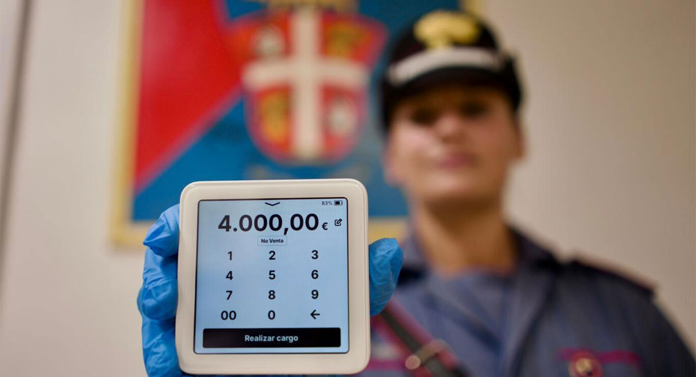 Sorrento, ladra hi-tech arrestata: nella borsa un Pos pirata