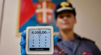 Sorrento, ladra hi-tech arrestata: nella borsa un Pos pirata
