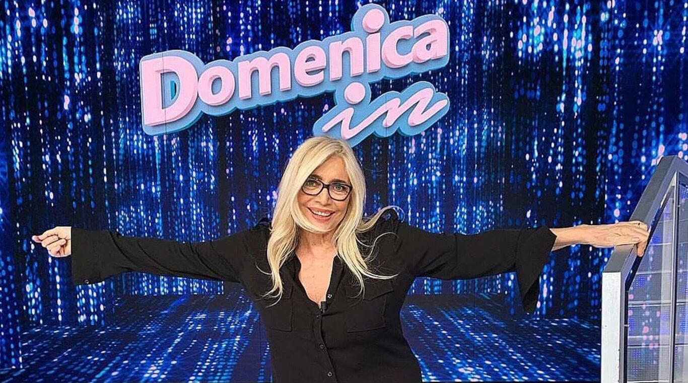 Domenica In: addio Corsi, spuntano altri due nomi. La Rai cerca il nuovo partner di Mara Venier