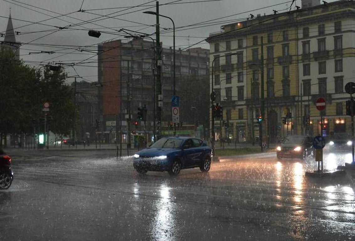 Allerta meteo oggi 28 luglio in 12 Regioni: temporali, grandine e forti raffiche di vento