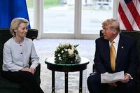 von der Leyen e la 'tattica dell'opossum' con Trump: gesti e sguardi, l'analisi