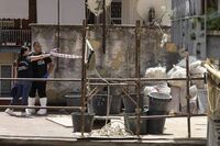 Napoli, 4 indagati per i 3 operai morti al Vomero: martedì l'autopsia