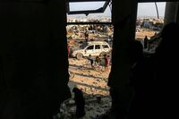 Gaza, "nuovi raid: dall'alba almeno 34 morti". Olanda vieta ingresso a ministri israeliani