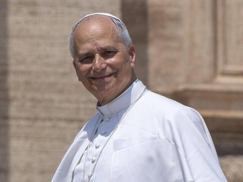 Papa: "Attenzione alla 'bulimia' da social"