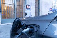 Auto elettriche, da settembre 600 milioni di incentivi per acquistarle: ecco come