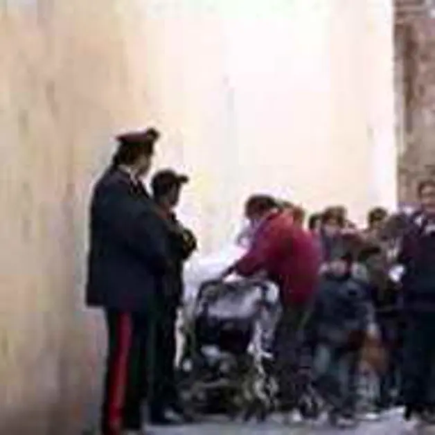 Sgombero di rumeni dalle abitazioni del centro storico 