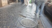 Torre Annunziata - Buche sui marciapiedi di corso Umberto I: donna di 86 anni finisce in ospedale