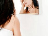 Sos 'acne shaming', 2 persone su 5 bullizzate per l'aspetto della pelle