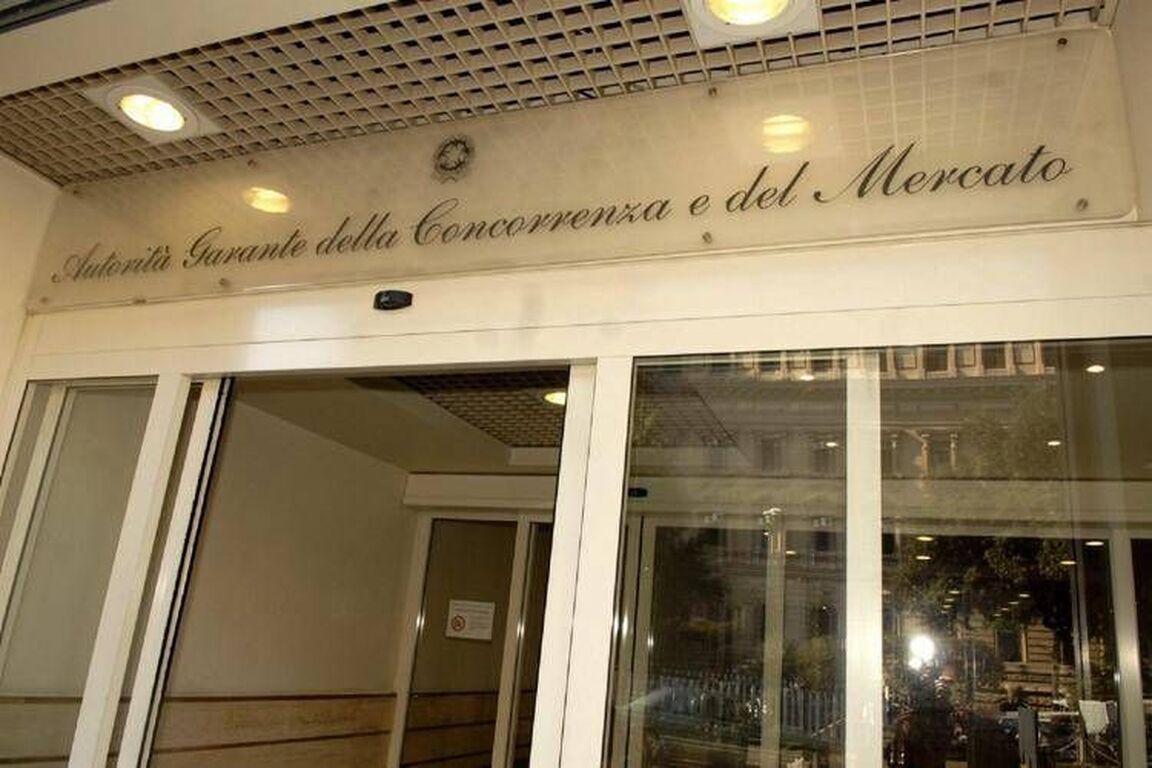 Antitrust, multa da 3,5 mln a Giorgio Armani Spa e G.A Operations per pratica scorretta