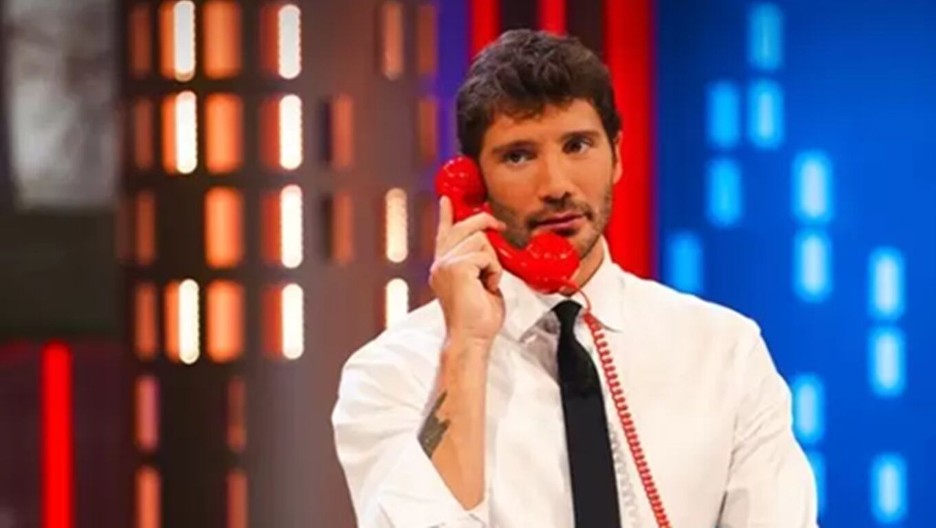Affari Tuoi: Stefano De Martino potrebbe tornare in tv prima del previsto, la Rai valuta l'anticipo
