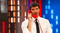 Affari Tuoi: Stefano De Martino potrebbe tornare in tv prima del previsto, la Rai valuta l'anticipo