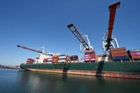 Ue sospende contromisure dopo accordo sui dazi Usa al 15%