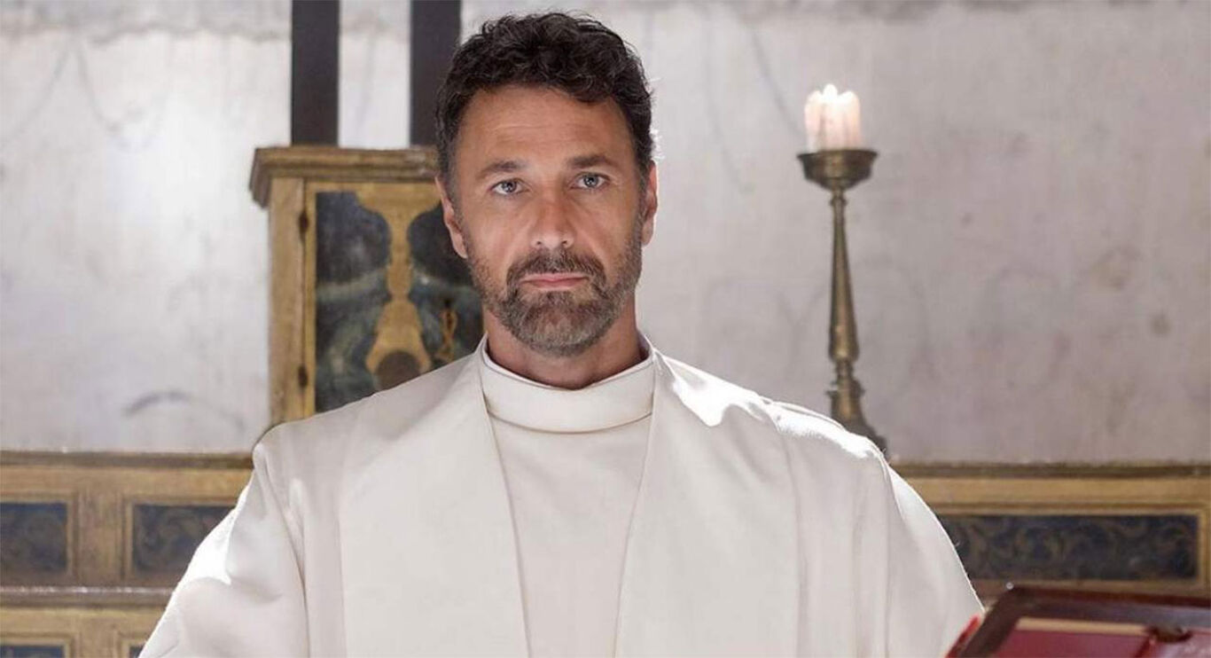 Raoul Bova e il suo futuro a Don Matteo, arriva la decisione di Rai e Lux Vide