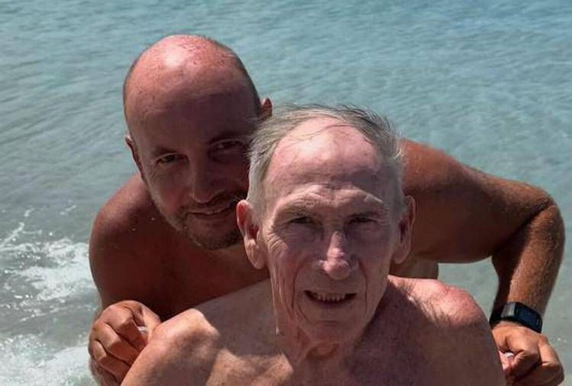 Zeman sta meglio, figlio posta foto al mare: "La pre season fa sognare"