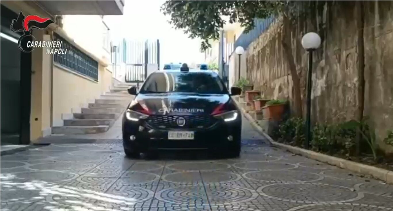 Colpisce la moglie alla testa con una mazzuola: arrestato 70enne nel Vesuviano