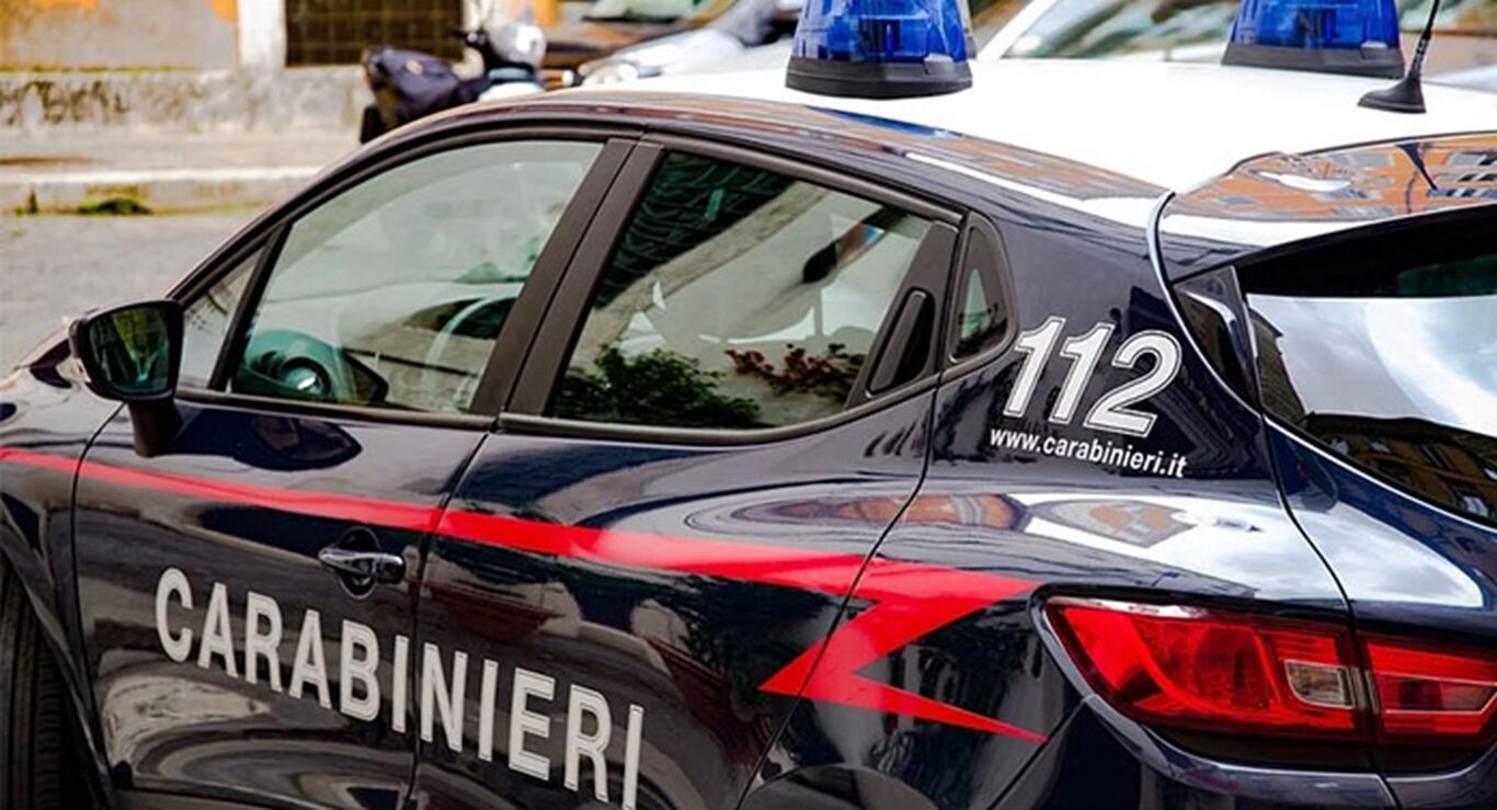 Napoli - Blocca l'accesso al pronto soccorso del CTO per oltre un'ora: denunciata