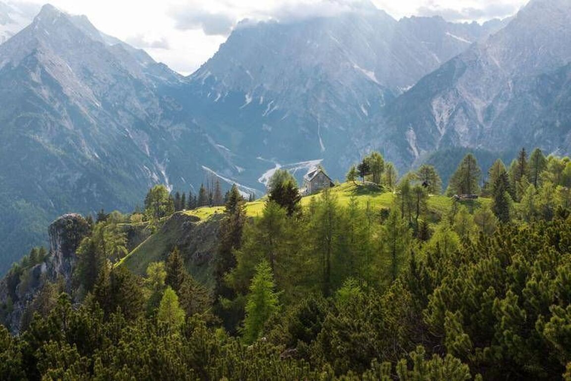 Ferragosto in montagna, sulle Dolomiti verso tutto esaurito