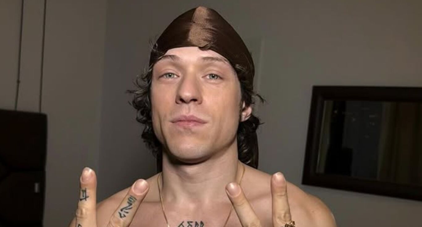 Irama, flirt in corso con un'ex allieva di Amici? Gli indizi che infiammano il gossip
