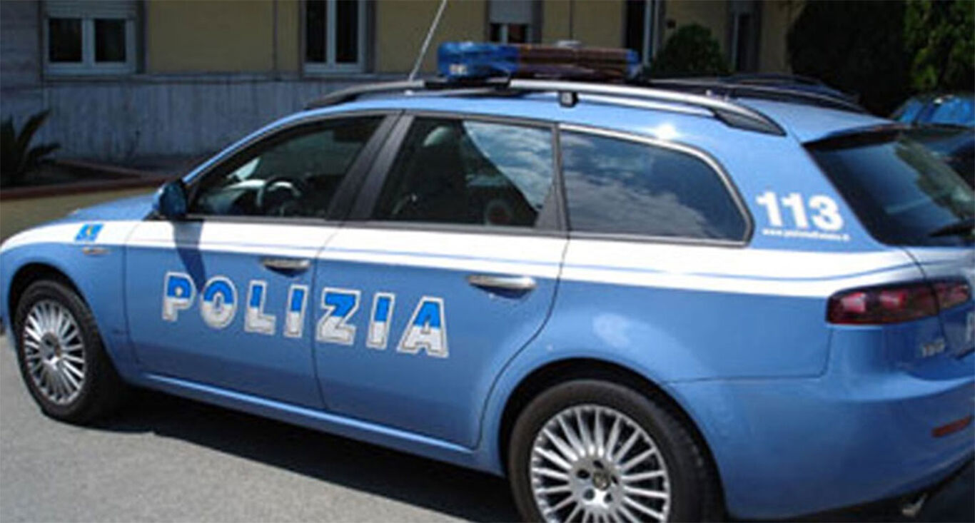 Controlli della Polizia nel Napoletano : tre titolari di attività di noleggio auto denunciati