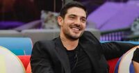 Grande Fratello, spuntano indizi sul nuovo flirt di Lorenzo: i regali delle fan sono nelle mani di Ilaria