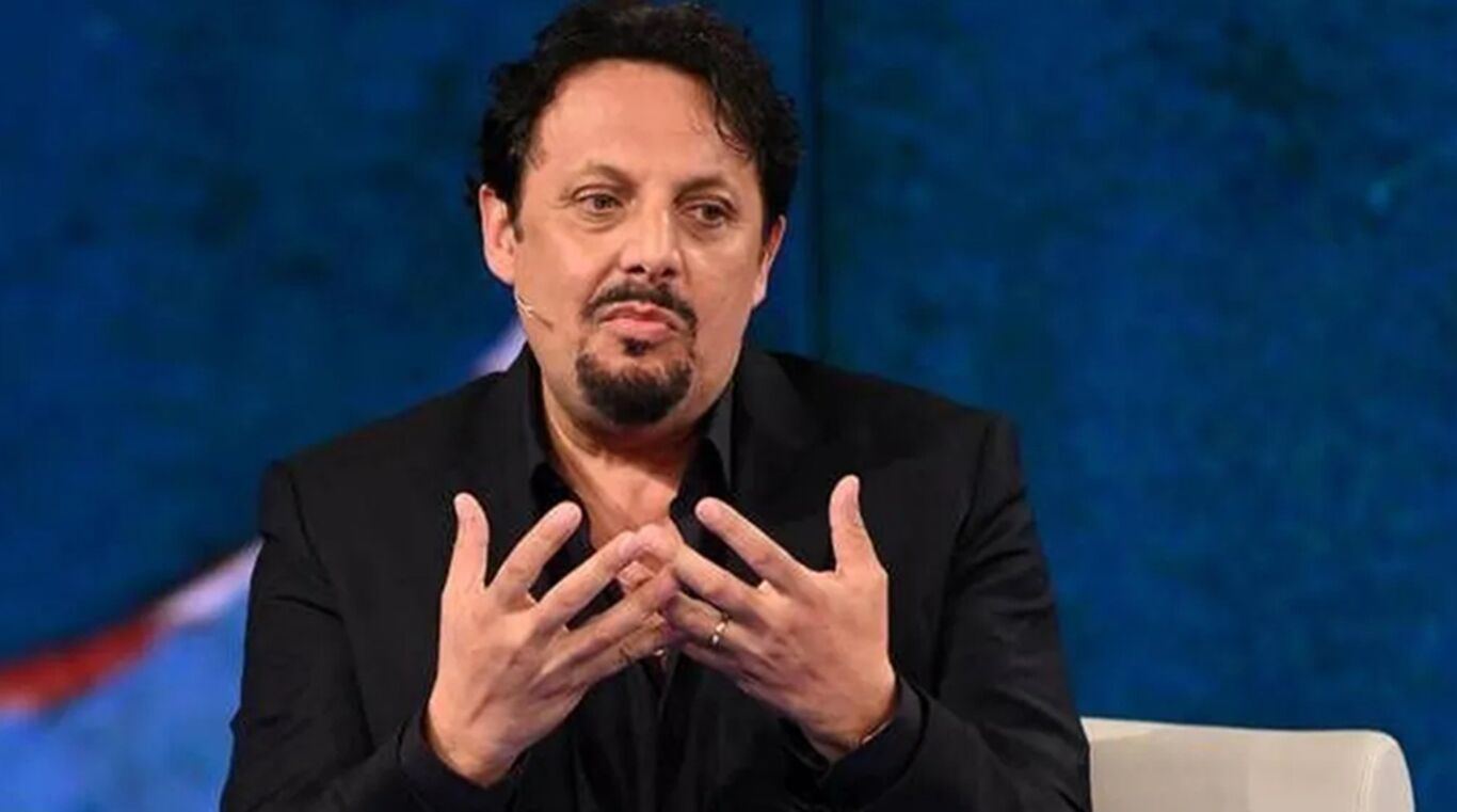 Enrico Brignano ricorda il padre scomparso e...lo aggiorna