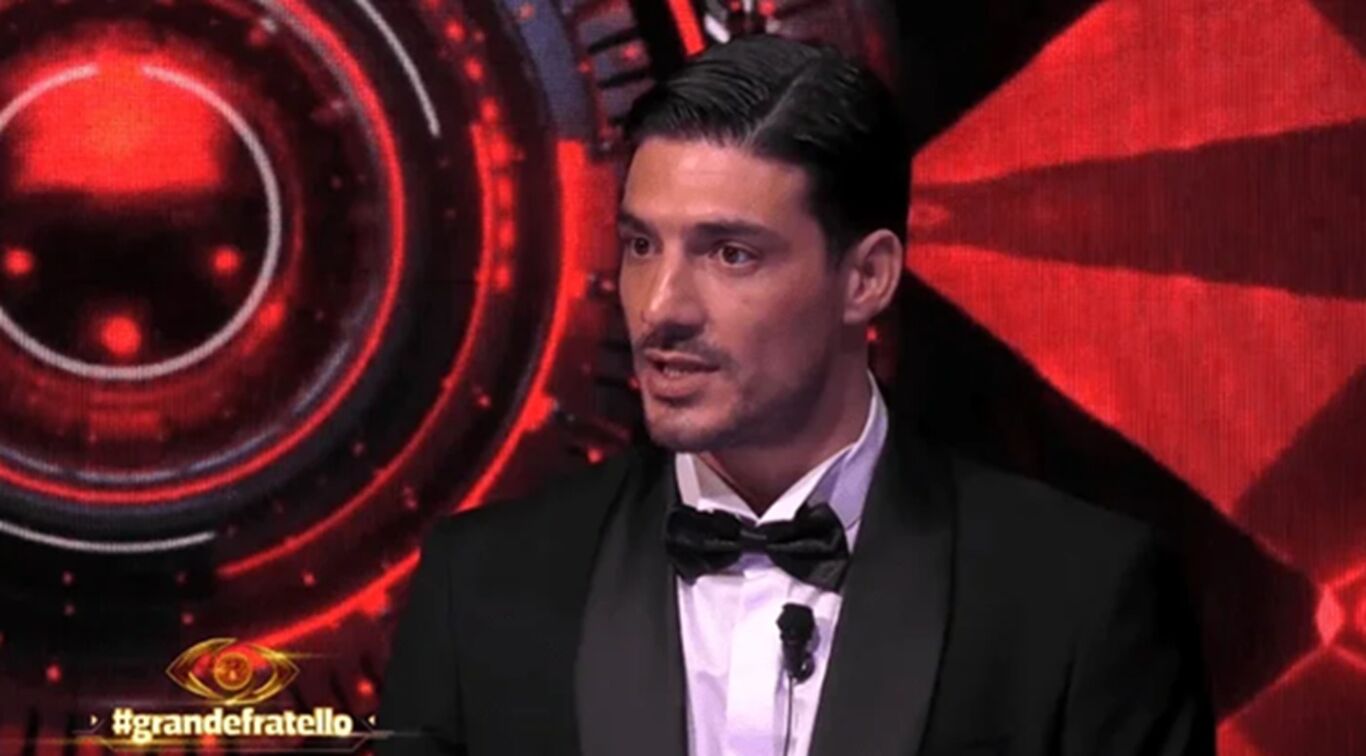 Grande Fratello, Lorenzo rompe il silenzio: la verità sul flirt con la misteriosa Ilaria