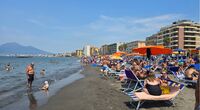 Ferragosto a Castellammare: spiaggia libera affollata e inclusiva, bilancio positivo