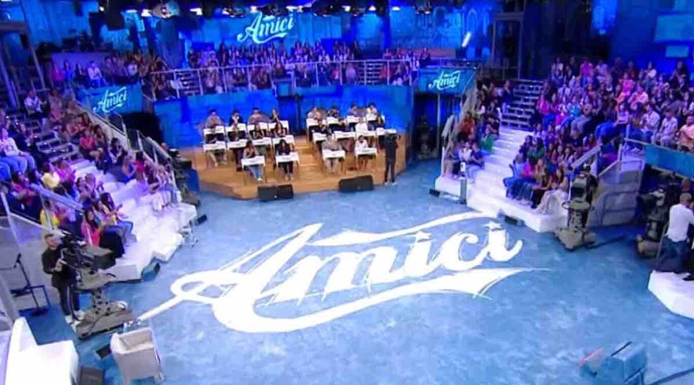 Amici 25, nel pomeridiano potrebbe tornare le squadre: il clamoroso retroscena