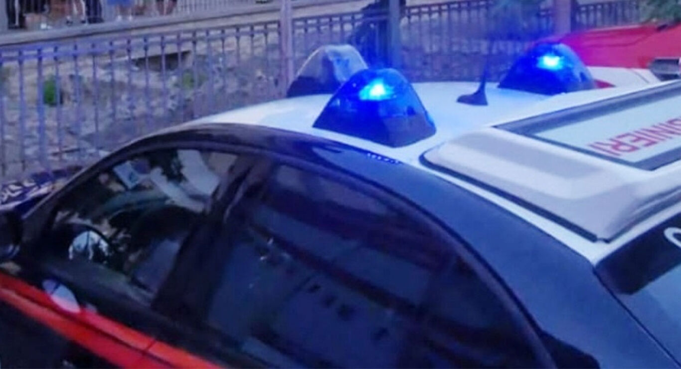 Melito di Napoli - Ispettore di Polizia ucciso a coltellate nella sua abitazione