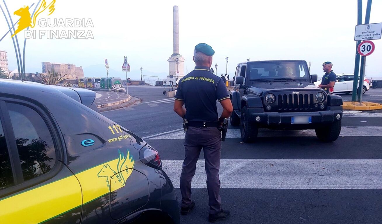 Maxi operazione della GdF: oltre 2 milioni di prodotti sequestrati e 173 lavoratori in nero scoperti