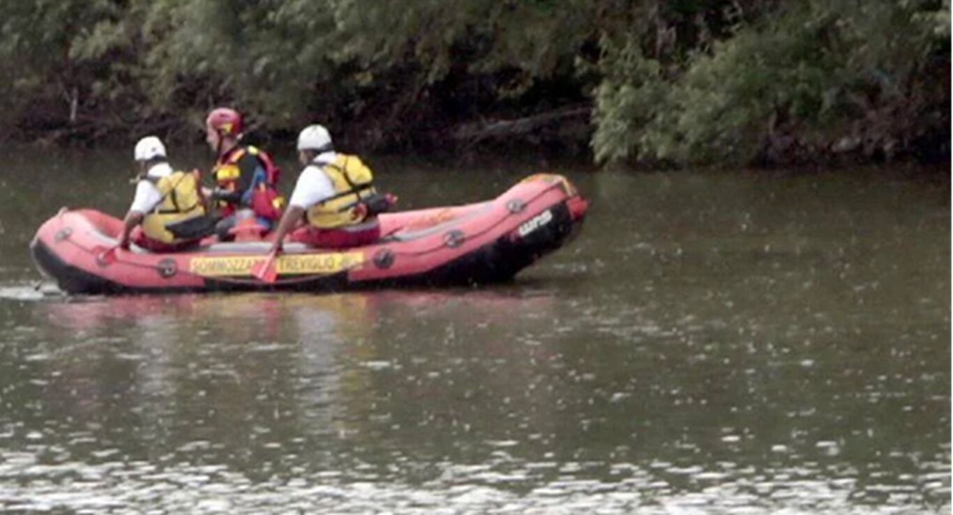 Maltempo nell'ennese, due auto nel torrente Crisa: si cerca un disperso