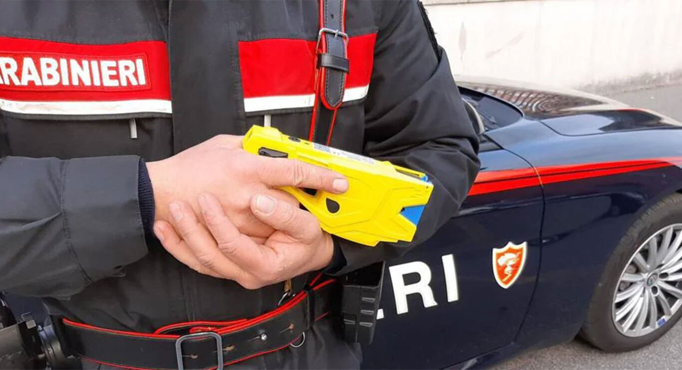 Taser e decessi, nuova bufera dopo i casi di Olbia e Genova: il sindacato MOSAC attacca