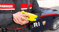 Taser e decessi, nuova bufera dopo i casi di Olbia e Genova: il sindacato MOSAC attacca