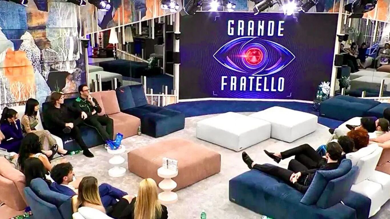 Grande Fratello, scoppia la bomba: ex gieffino in una tresca segreta con una fan