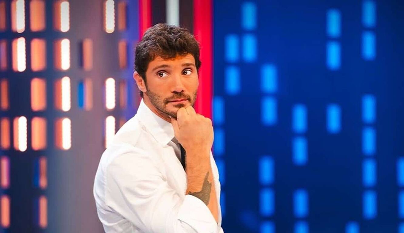 Stefano De Martino, il caso dei video rubati: hackeraggio o complotto organizzato?