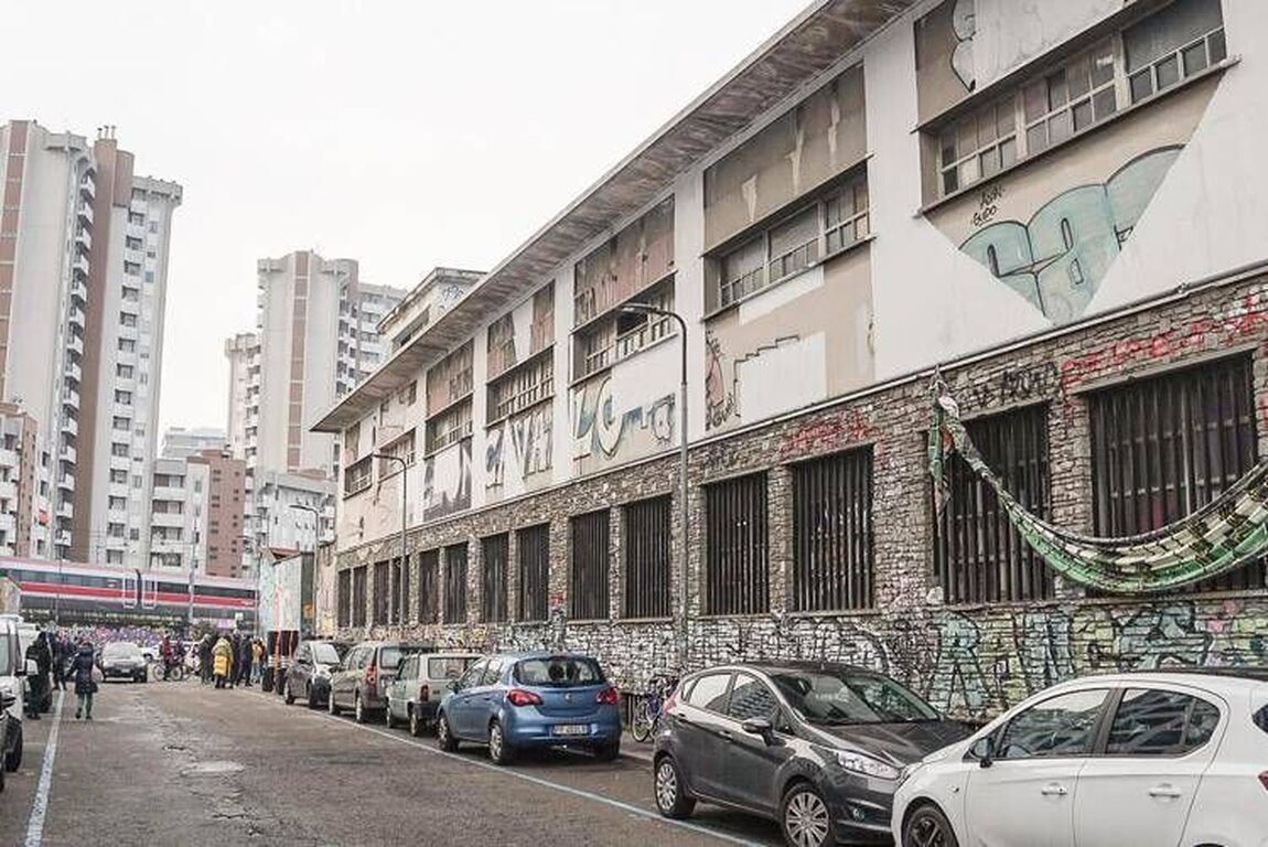 Milano, al via sgombero centro sociale Leoncavallo. Salvini: "Dopo decenni di illegalità si cambia"