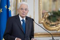 Mattarella: "Nostro tempo segnato dalle guerre, giovani siano costruttori di pace"
